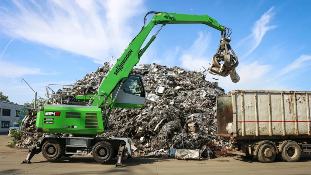 Sennebogen Tests All-Electric 824 G Material Handler at Munich Recycling Site