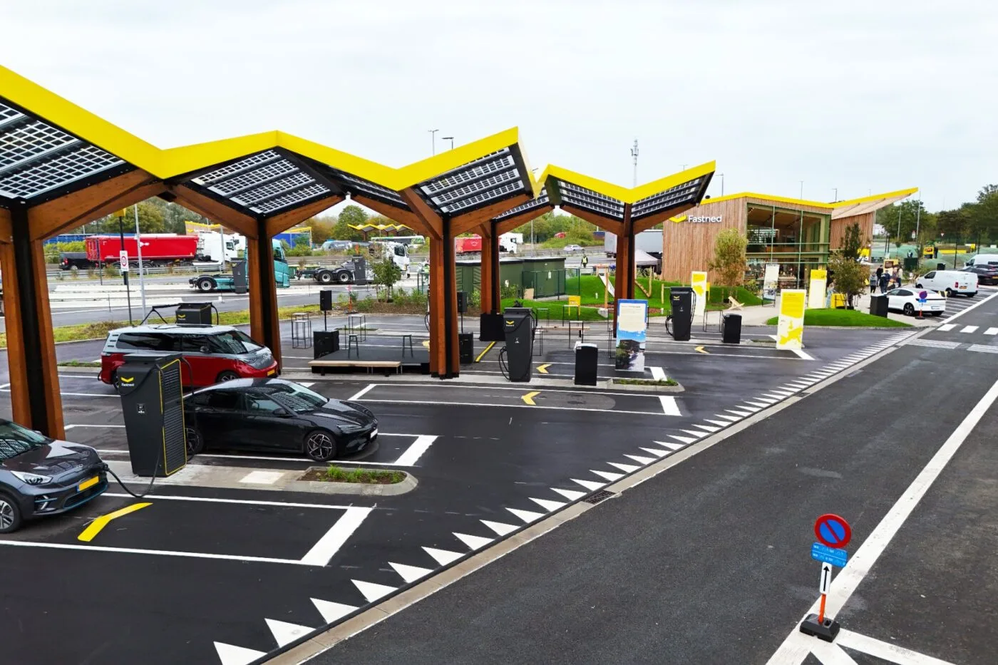 Fastned Launches New Bond Issue to Support European Charging Network ...