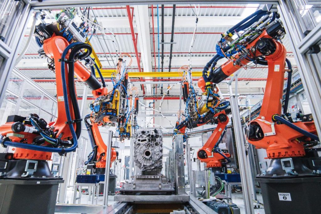 Mercedes’ Star Assembly Begins Producing Electric Drive Units for New GLC in Romania