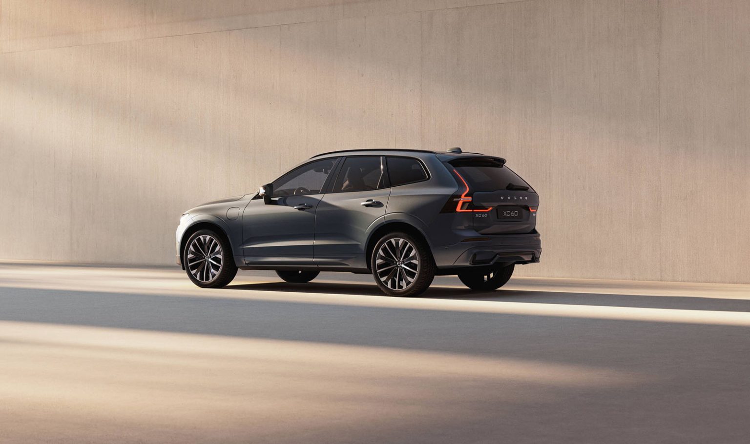 Refreshed Volvo XC60 exterior