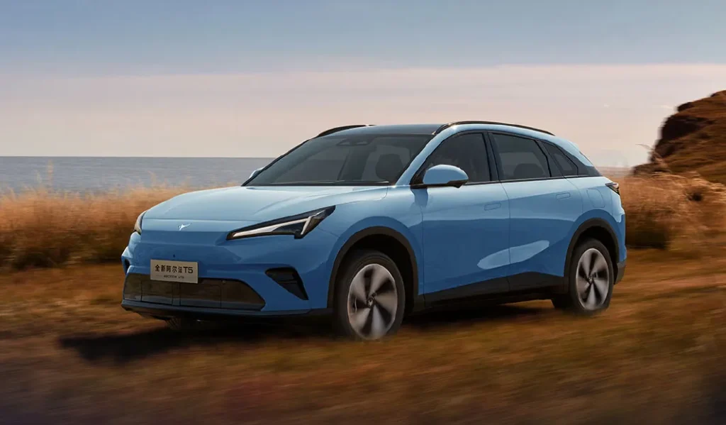 Arcfox Launches Pre-Sales for Updated Alpha T5 SUV with Both BEV and EREV Options Arcfox Alpha T5 SUV