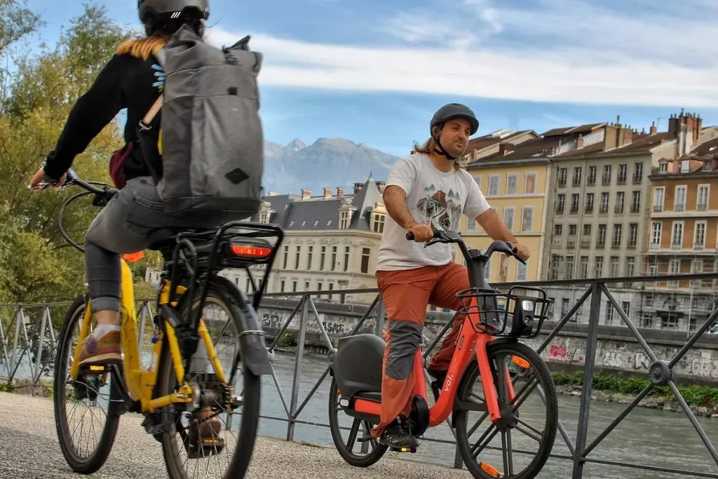 Voi Technology Launches E-Bike Sharing Service in Paris with 6,000 Bikes