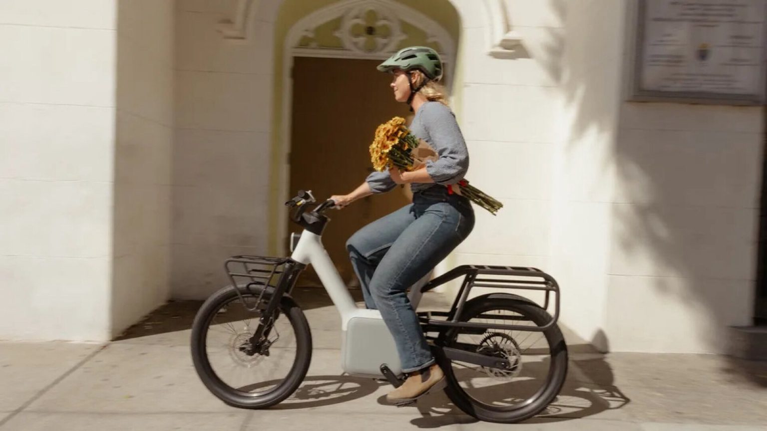 Rivian Spin-Off Also Unveils Modular TM-B E-Bike with 160 km Range