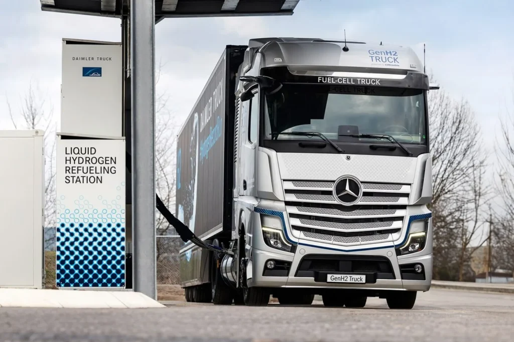 Daimler Truck Begins Second Phase of Real-World Fuel Cell Testing in Germany