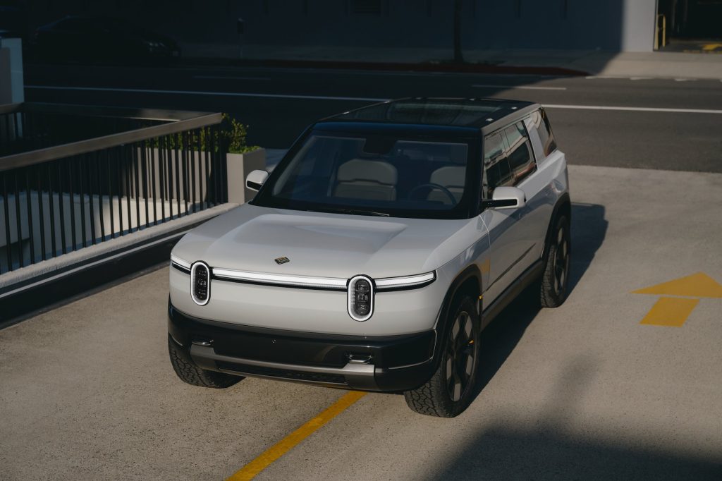 Rivian CEO Confirms Dual-Motor R2 as Launch Model, Full Lineup Reveal Set for Early 2026