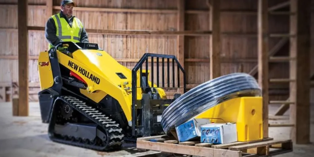 New Holland Unveils Electric C314X Mini Track Loader for 2026 Urban Construction Use