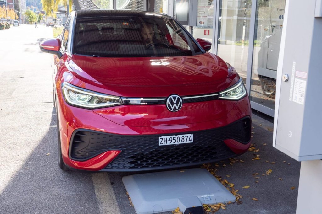 Switzerland Tests Wireless EV Charging in Real-World Conditions Under INLADE Pilot