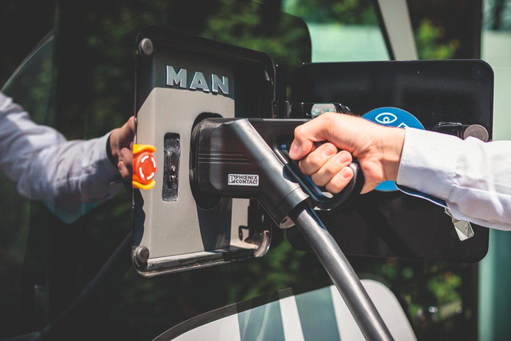 EU Clears €1.6 Billion German Aid Plan for E-Truck Charging on Motorways