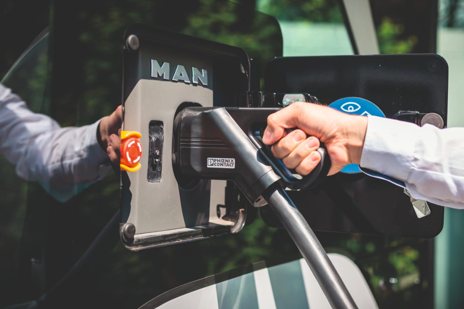 EU Clears €1.6 Billion German Aid Plan for E-Truck Charging on Motorways