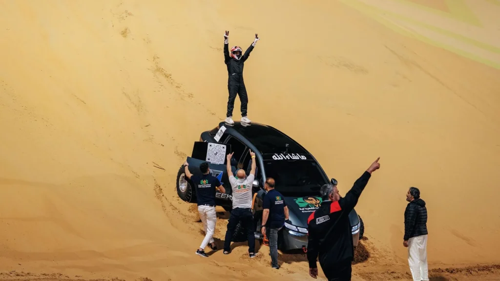 Electric Zeekr 7X Sets Record at Abu Dhabi’s Moreeb Dune