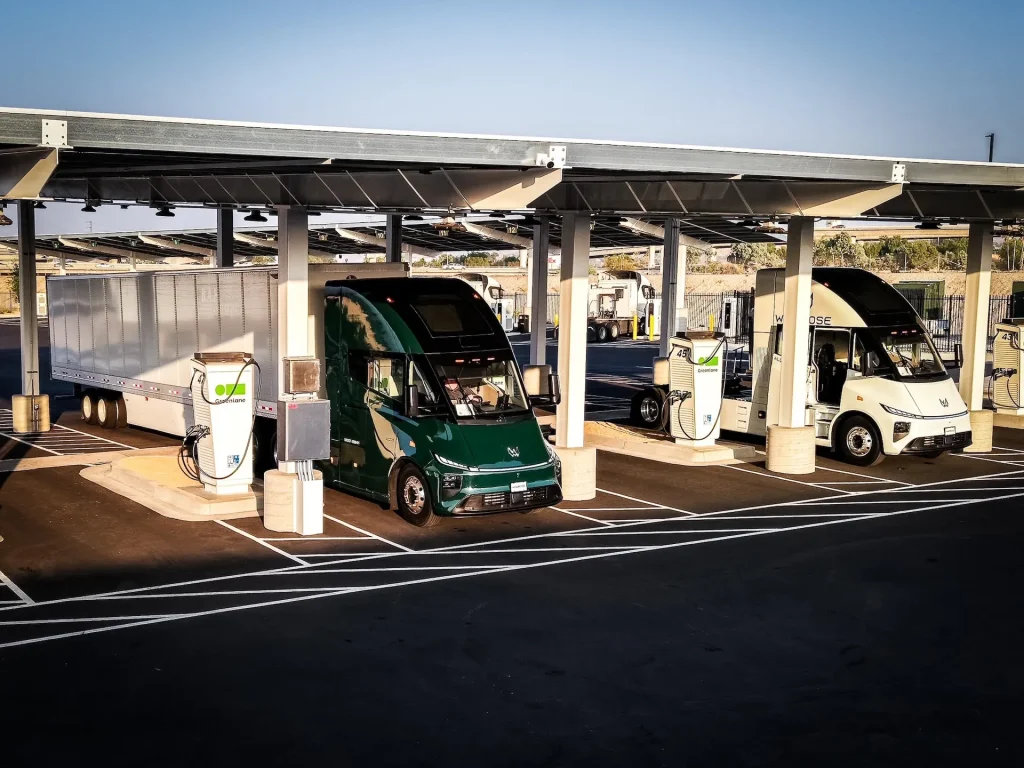 Windrose Bundles Free Electric Charging With Global E700 Truck Sales