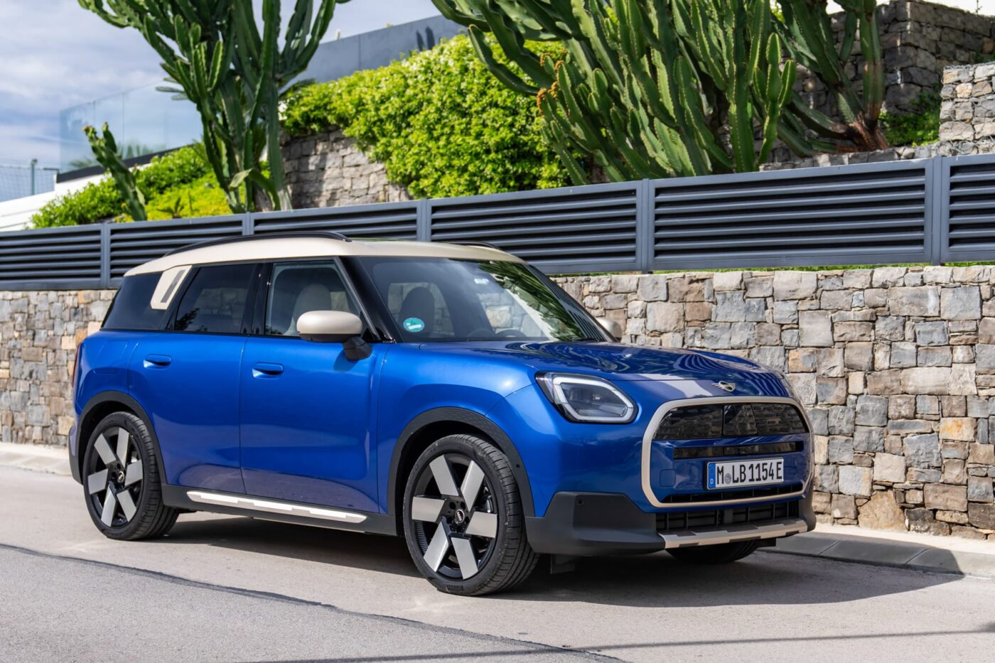 Mini Extends Electric Countryman Range Beyond 500 Km With Efficiency Upgrade