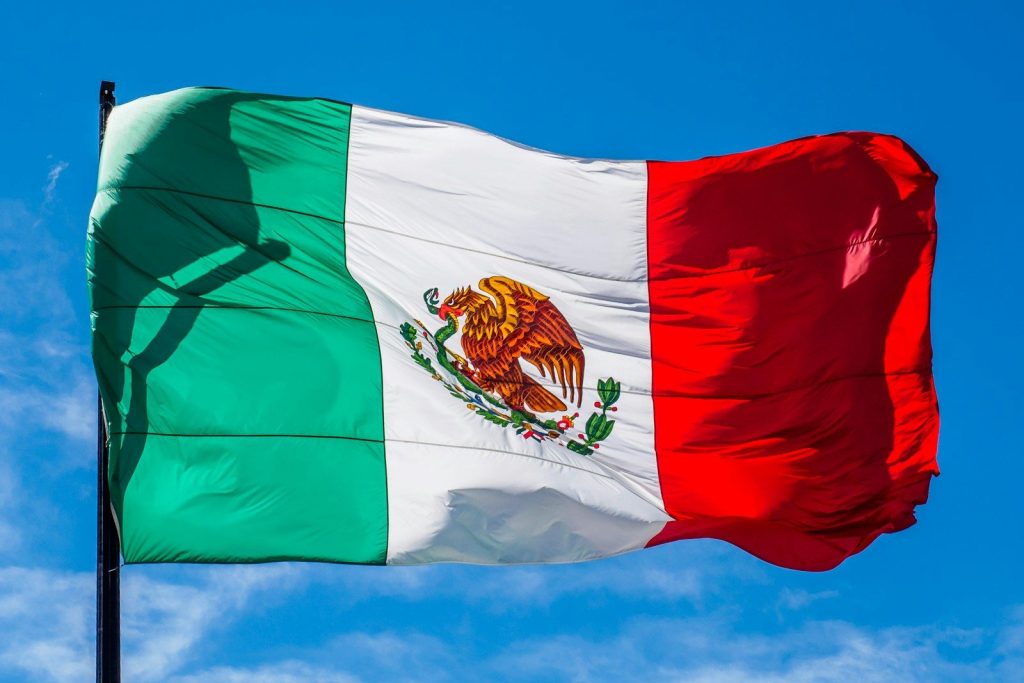 Chinese Automakers Among Finalists to Acquire Mercedes-Nissan Plant in Mexico green white and red flag