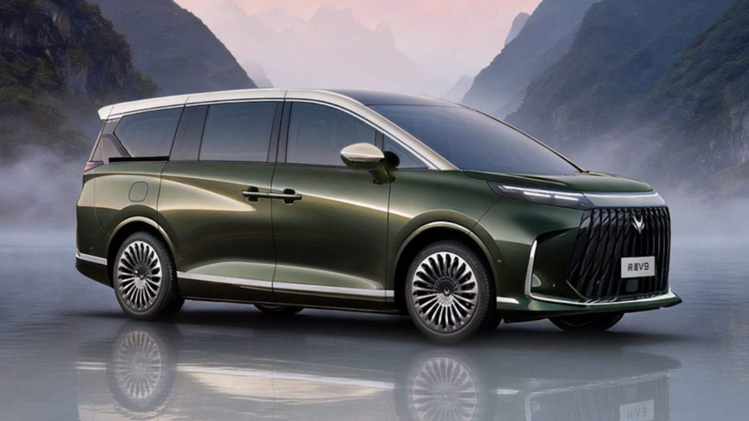 Arcfox Unveils Wendao Premium Lineup With V9 MPV as First Model