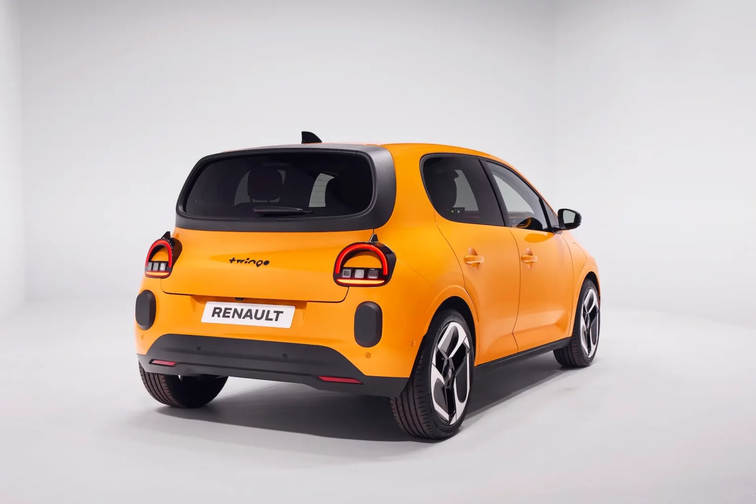 Renault Unveils Twingo E-Tech Electric in UK, Targets Sub-£20,000 Entry Price