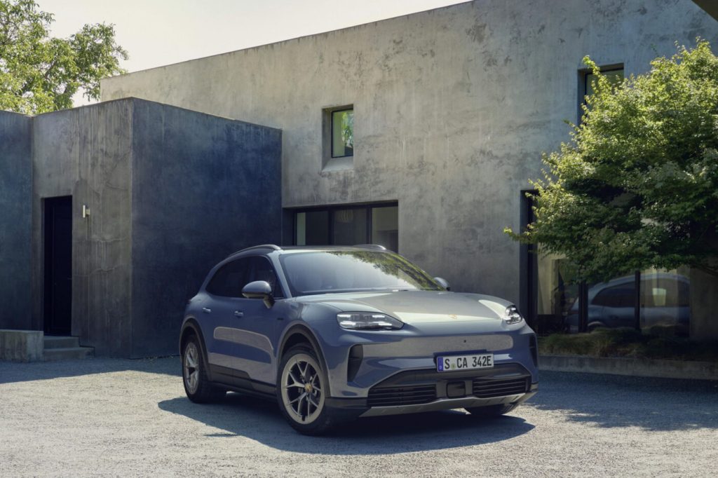 Porsche Adds Cayenne S Electric With Up to 490 kW to EV Lineup
