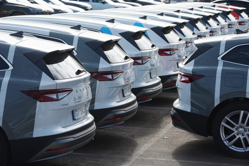 German Fleet Managers Expect Stable Growth and Rising EV Adoption, Arval Survey Finds