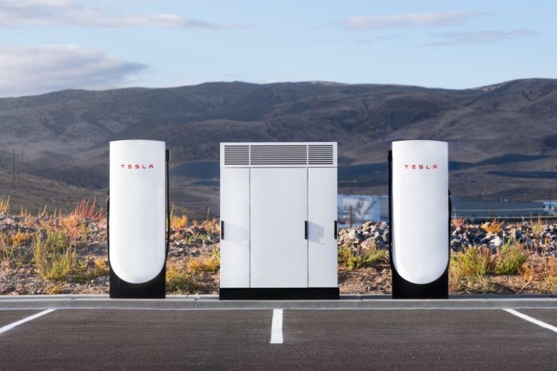 Tesla Expands Megacharger Map With 60 Additional U.S. Truck Charging Sites