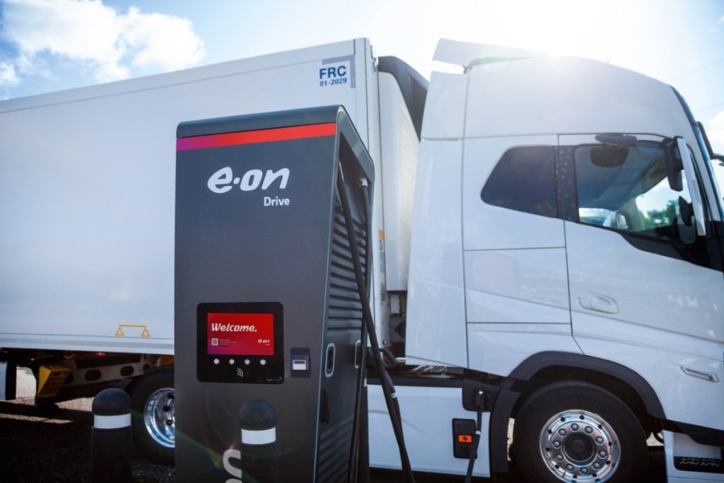 E.On, Neot and Mitsui Launch Subscription Model for Electric Truck Charging in Europe