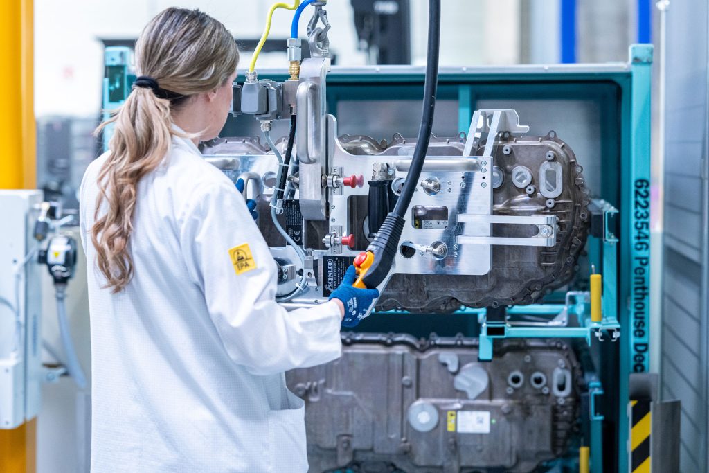 BMW Begins Pre-Series Production of Energy Master Unit for iX5 Hydrogen