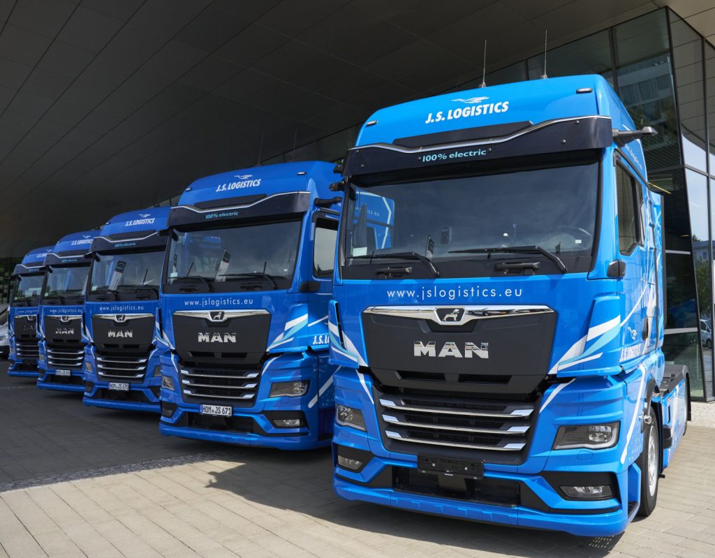 MAN Expands Electric Factory Logistics With Five eTGX Trucks for Cross-Border Operations