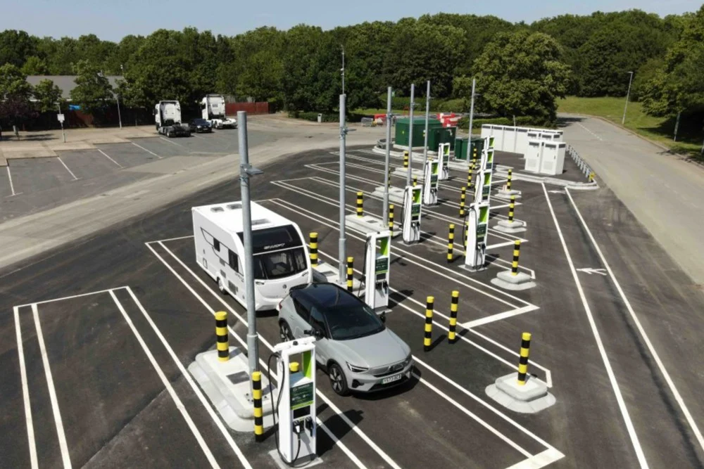 Gridserve Opens 32-Bay Electric Super Hub at Moto Tamworth
