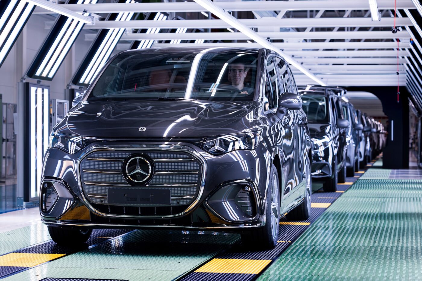 Mercedes-Benz Begins Series Production of Electric VLE Van in Spain
