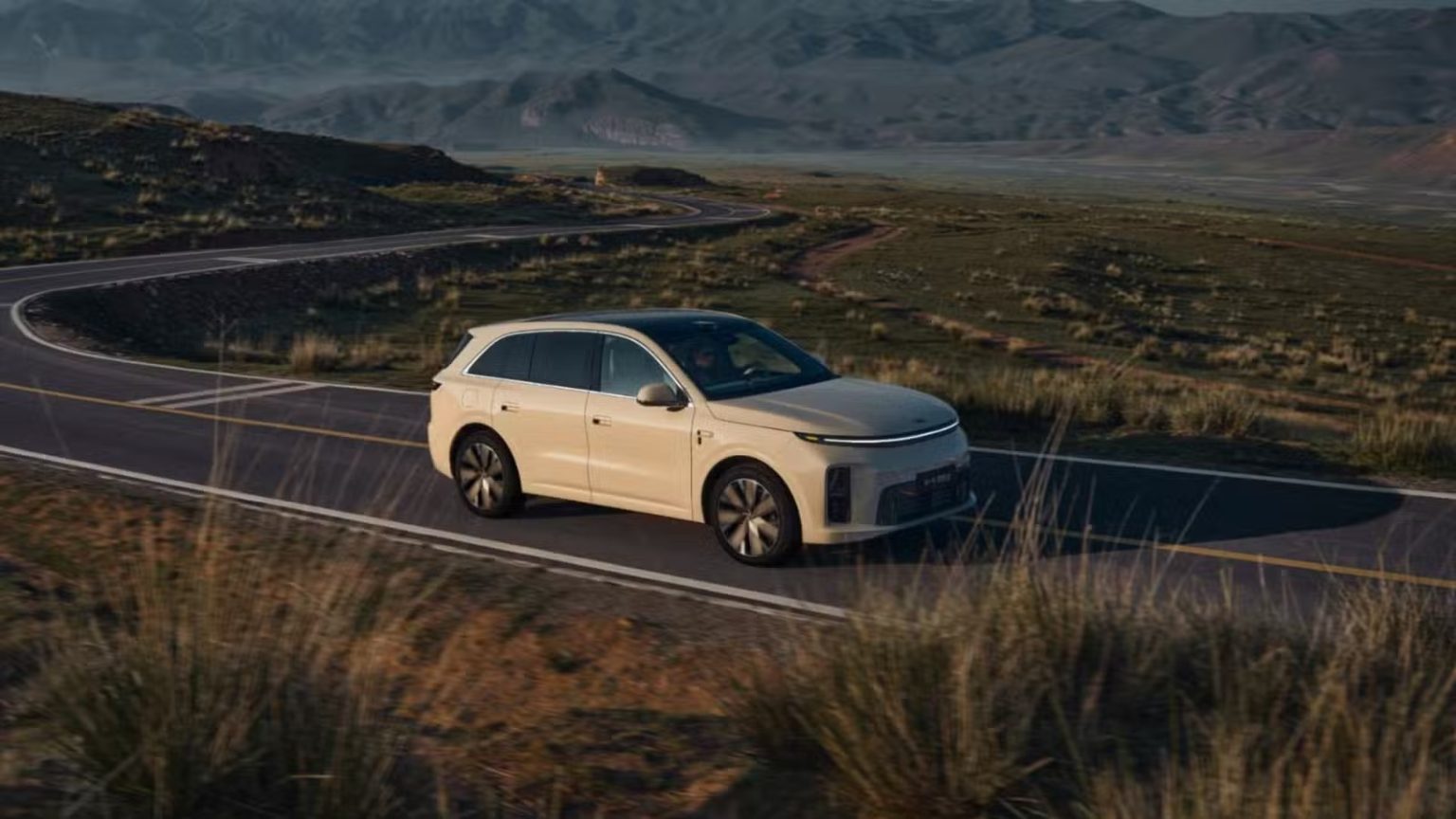 Li Auto Launches New Li L6 With Larger Battery and Updated Smart Driving System