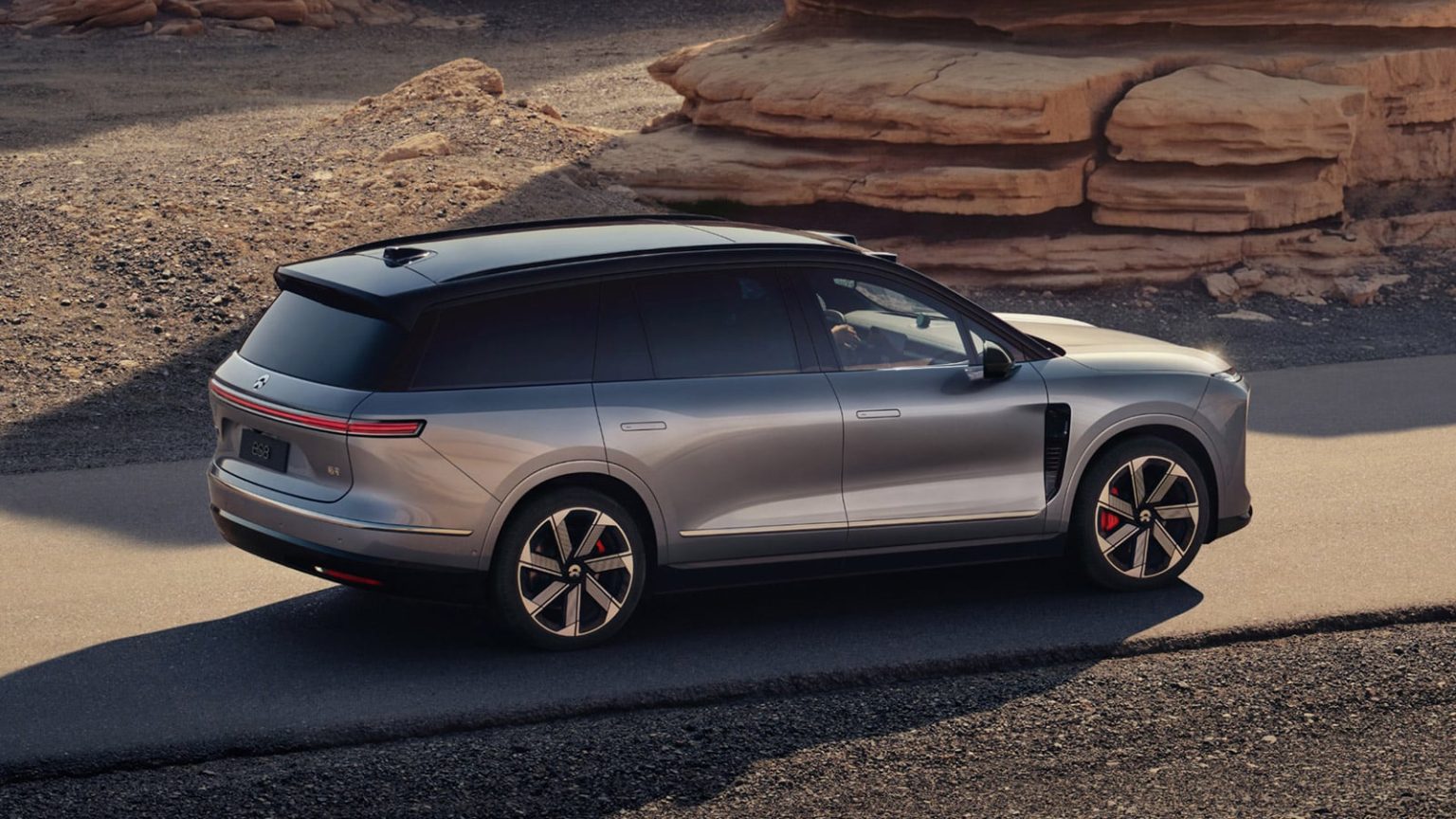 Nio Launches Five-Seat ES8 SUV to Expand Flagship EV Lineup