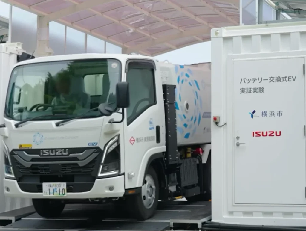 Isuzu Trials Swappable Batteries for Electric Refuse Trucks in Japan