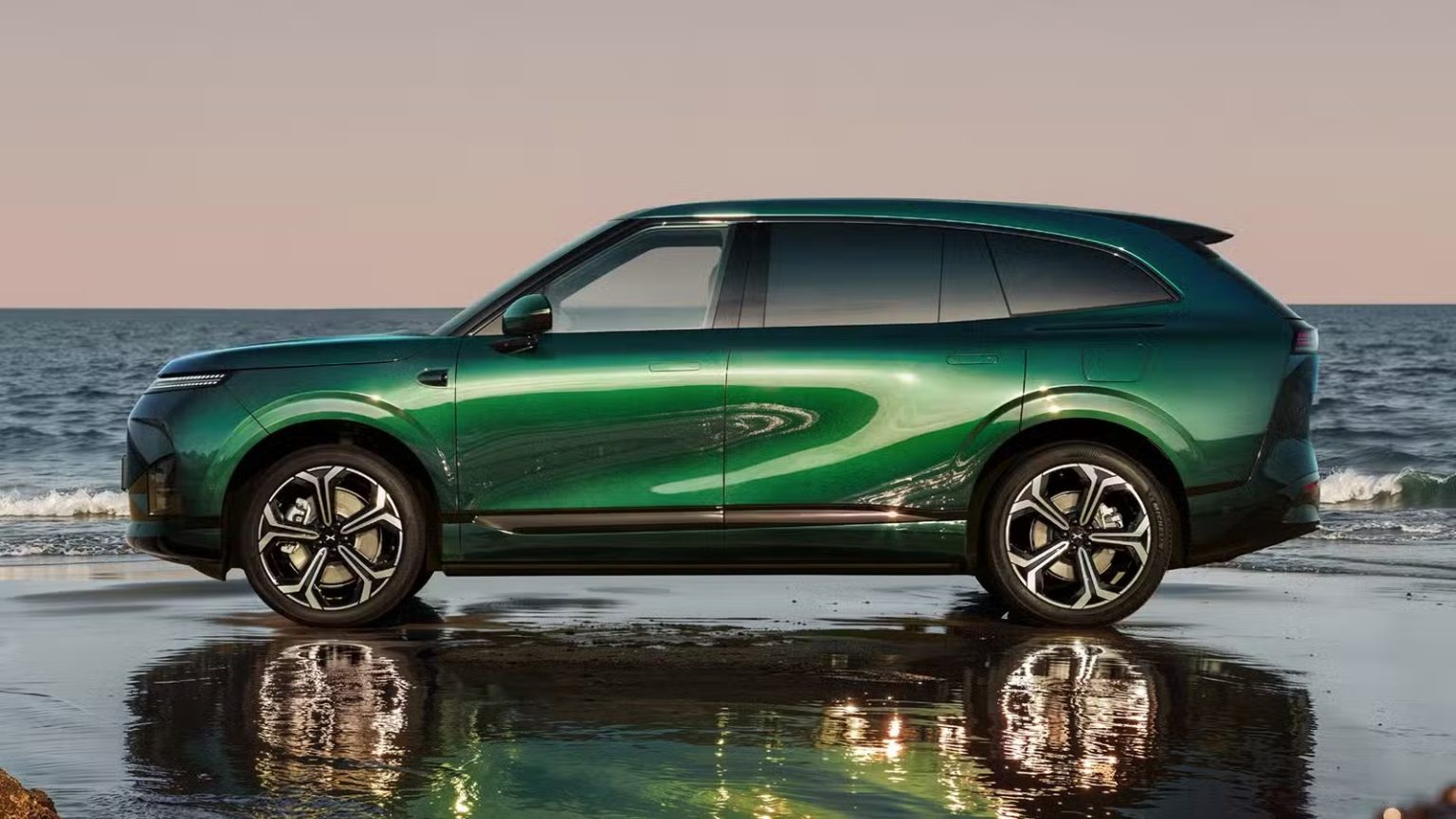 Xpeng Teases Global G9L SUV with AI Features and Dual Powertrain Options
