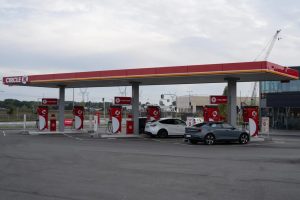 Circle K Partners With FLEXeCHARGE to Manage 1,000 EV Charging Points