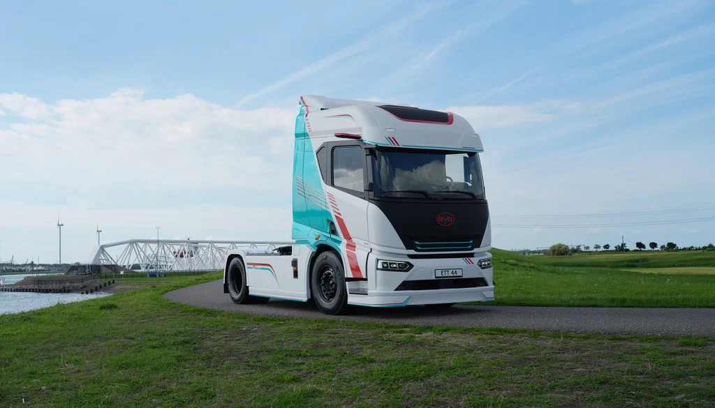 BYD Enters European Heavy-Duty Truck Market With 44-Tonne ETT 44