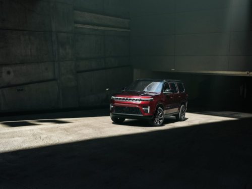2026 Jeep Grand Wagoneer REEV (19)